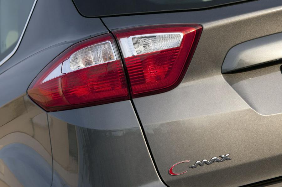  Ford C-Max Hybrid 2013 года  (фото 24 из 35)